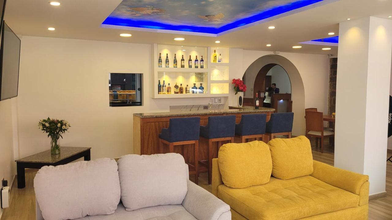 Hotel Carolina Montecarlo キト エクステリア 写真
