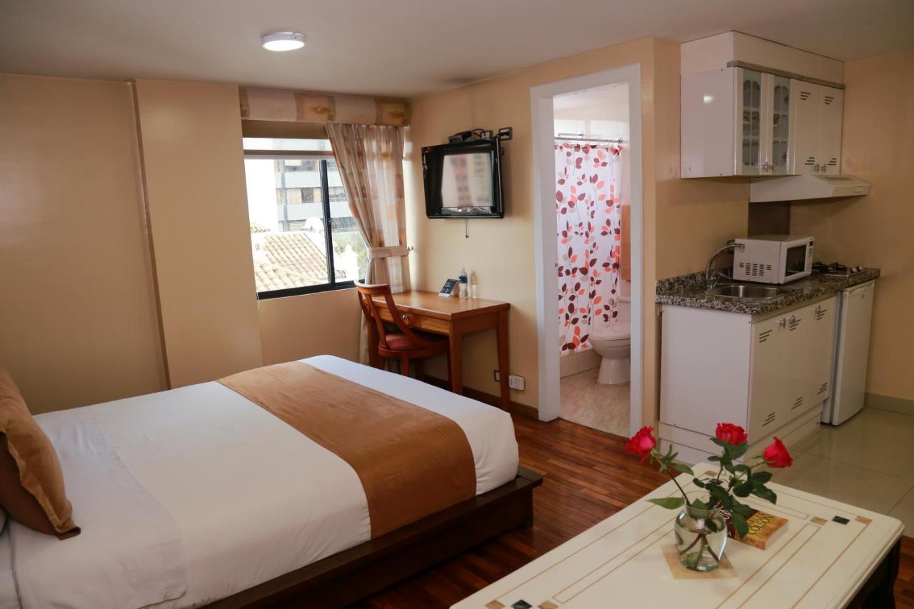 Hotel Carolina Montecarlo キト エクステリア 写真