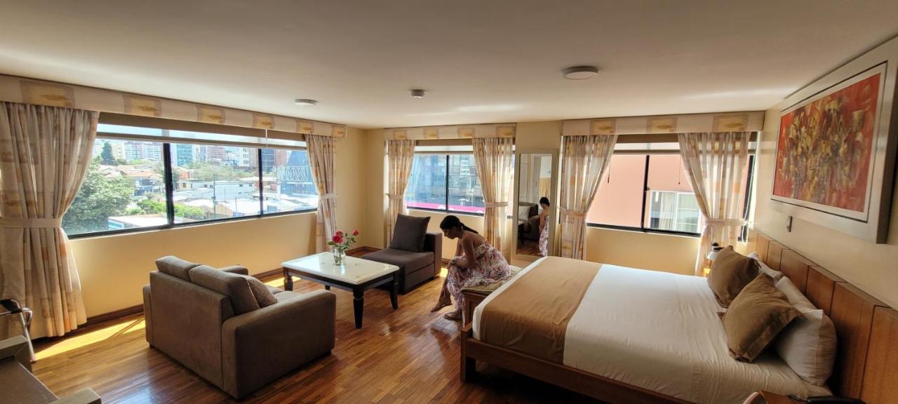 Hotel Carolina Montecarlo キト エクステリア 写真