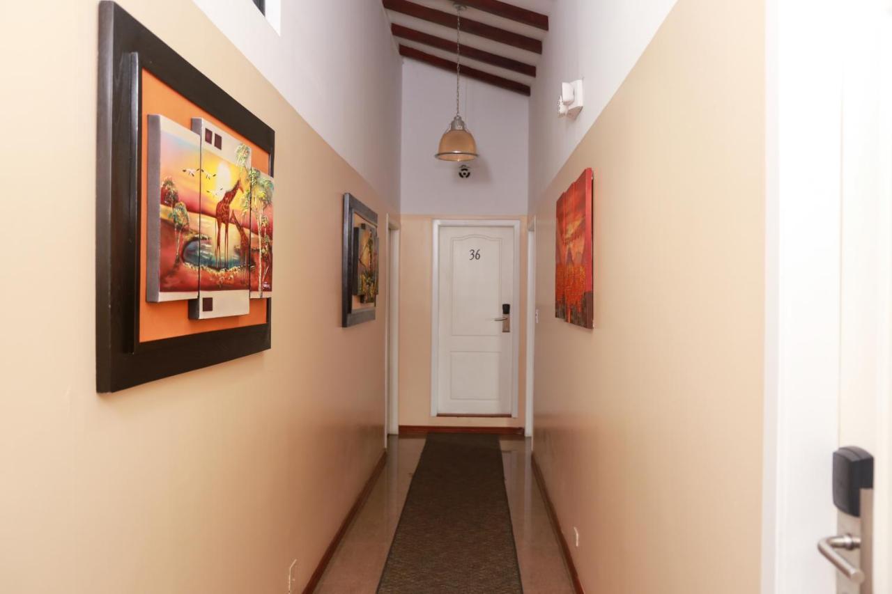 Hotel Carolina Montecarlo キト エクステリア 写真