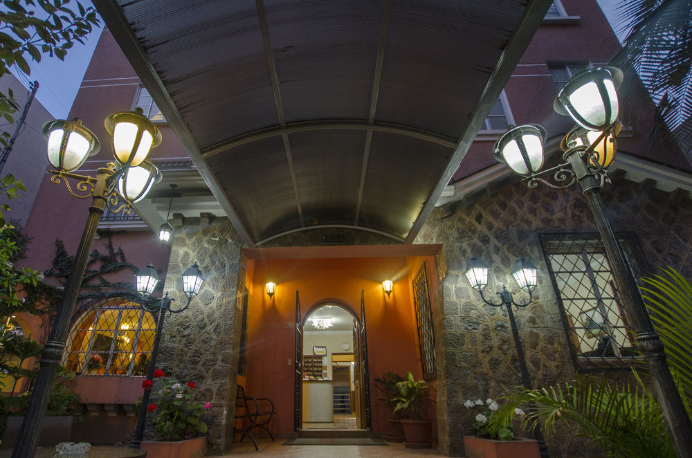 Hotel Carolina Montecarlo キト エクステリア 写真