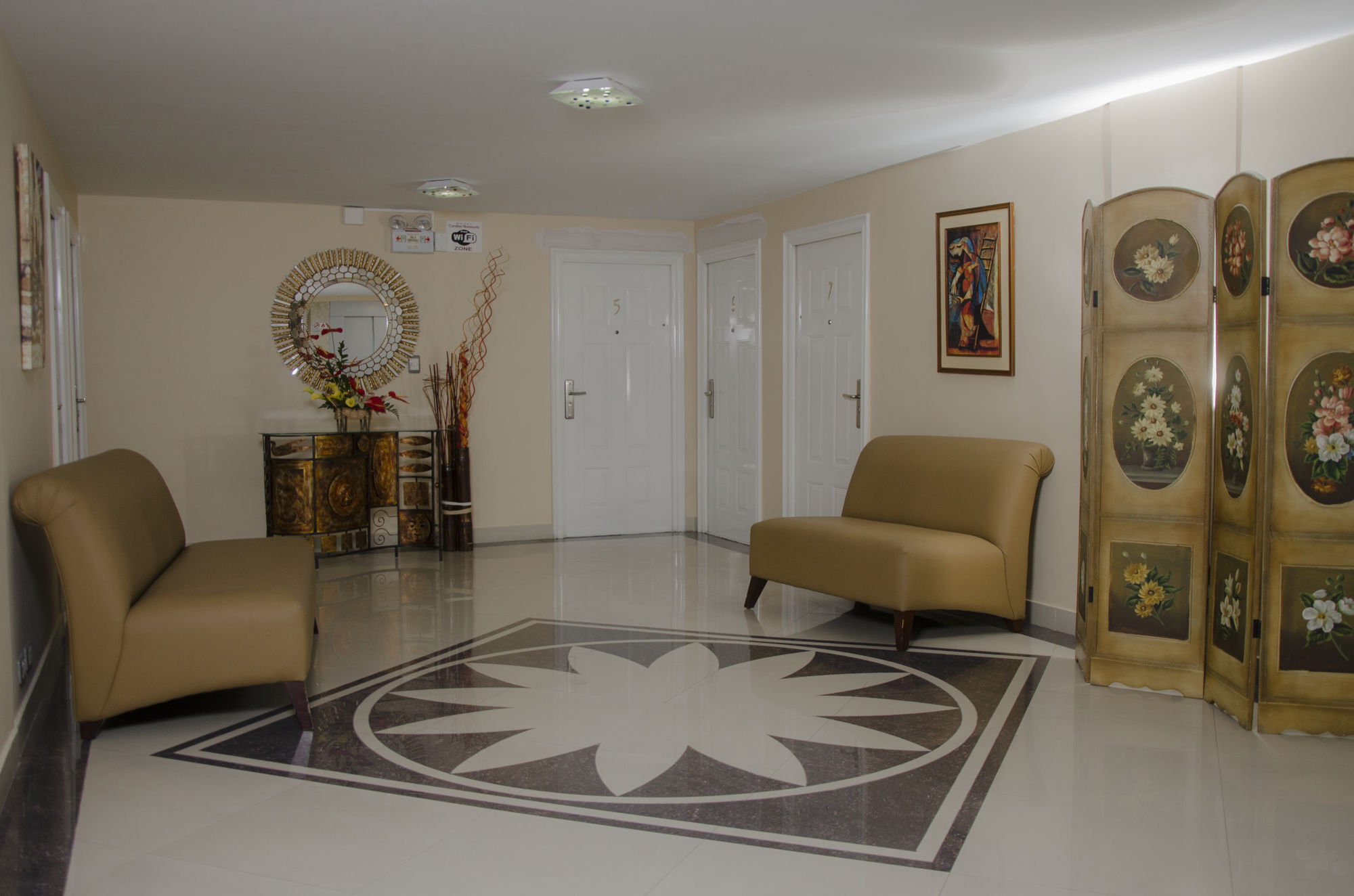 Hotel Carolina Montecarlo キト エクステリア 写真