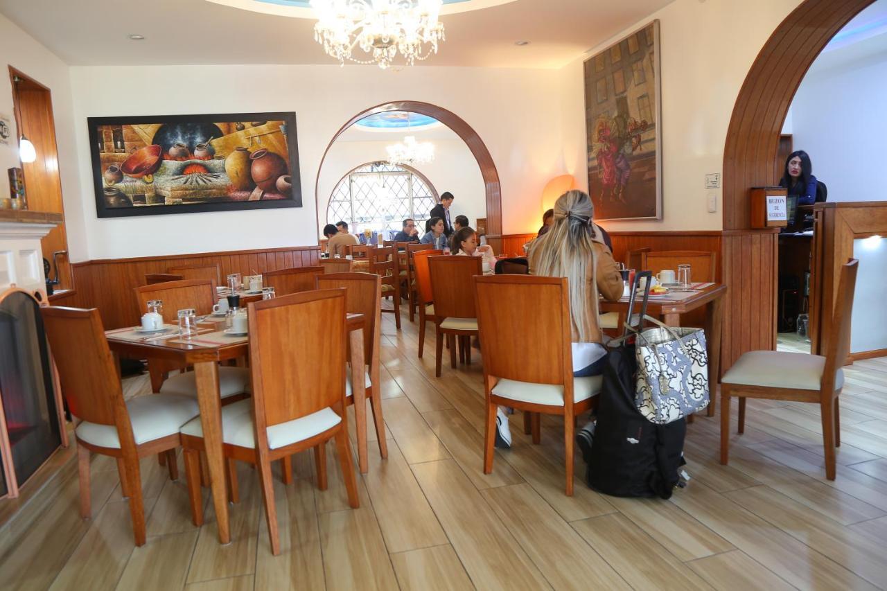 Hotel Carolina Montecarlo キト エクステリア 写真